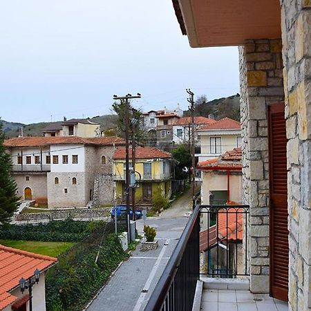 קלבריטה Sfaragoulias Inn מראה חיצוני תמונה