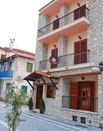 קלבריטה Sfaragoulias Inn מראה חיצוני תמונה