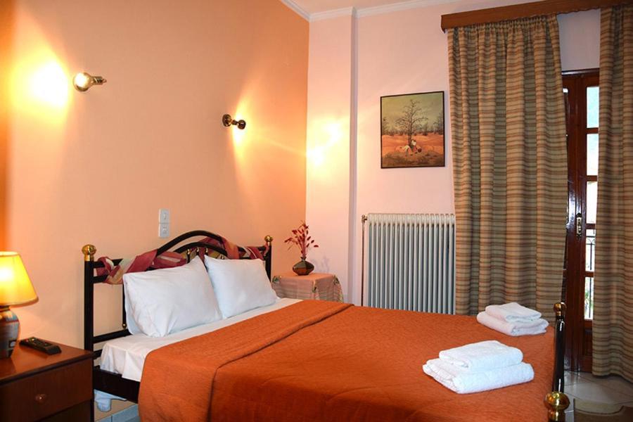 קלבריטה Sfaragoulias Inn מראה חיצוני תמונה