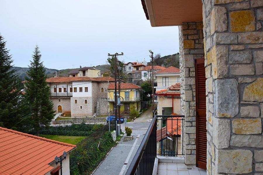קלבריטה Sfaragoulias Inn מראה חיצוני תמונה